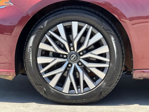 Used 2023 Nissan Altima 2.5 SV FWD image 34