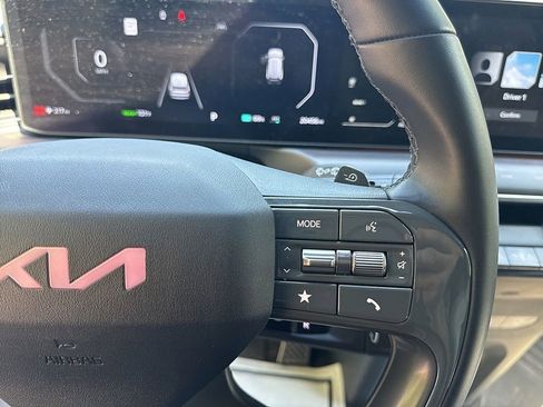 Used 2024 Kia EV9 GT-Line AWD/4WD image 19