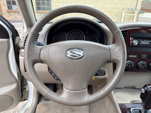 Used 2004 Suzuki XL7 4WD image 11