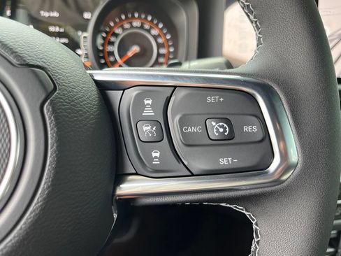 New 2026 Jeep Wrangler Unlimited Sahara AWD/4WD image 31