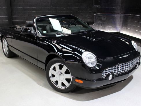 Used 2002 Ford Thunderbird Deluxe image 11