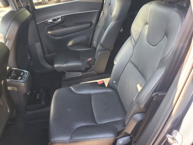 Used 2020 Volvo XC90 T6 Momentum AWD/4WD image 34