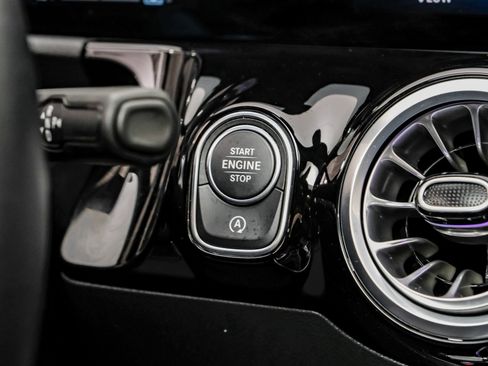 Used 2024 Mercedes-Benz GLA 250 image 25