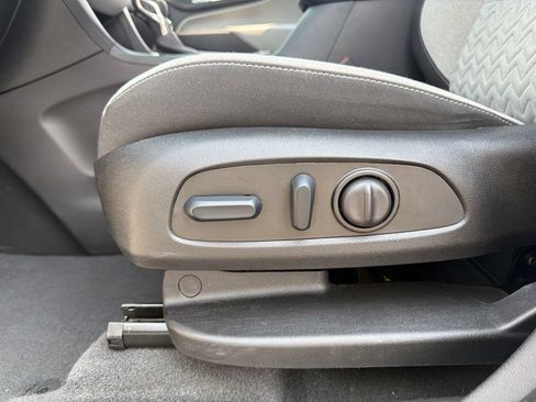 Used 2024 Chevrolet Equinox LS w/ LS Convenience Package AWD/4WD image 13
