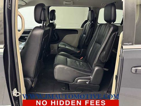 Used 2014 Chrysler Town & Country Touring image 14