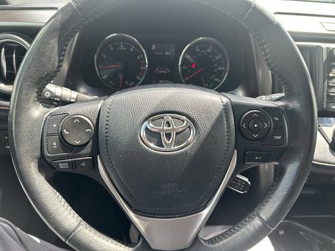 Used 2018 Toyota RAV4 SE w/ Power Extra Value Package FWD image 15