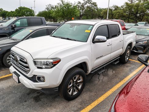 Used 2019 Toyota Tacoma Limited AWD/4WD image 3