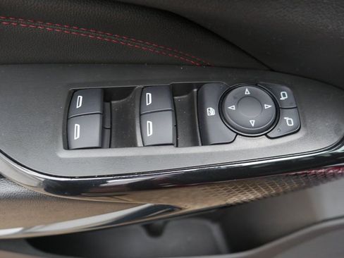 Used 2025 Chevrolet Trax RS w/ Sunroof Package image 31