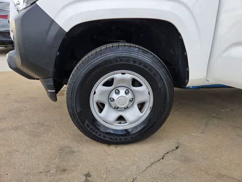 Used 2022 Toyota Tacoma SR image 12