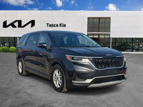 Used 2024 Kia Carnival LX FWD image 1