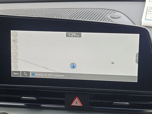 New 2025 Hyundai Elantra Limited image 17