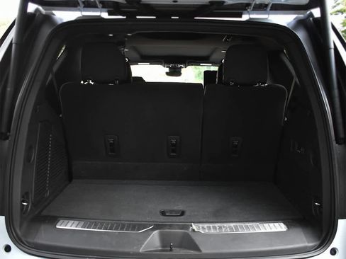 Used 2026 Chevrolet Tahoe High Country AWD/4WD image 8