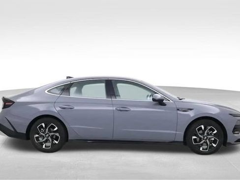 Used 2025 Hyundai Sonata SEL FWD image 5