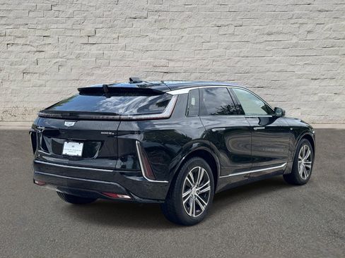 Used 2026 Cadillac Lyriq Luxury AWD/4WD image 5