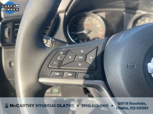 Used 2018 Nissan Rogue SV image 19