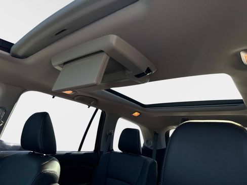 Used 2022 Honda Pilot Elite image 25