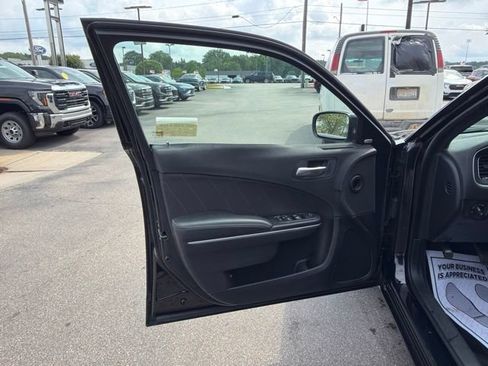 Used 2016 Dodge Charger R/T RWD image 12