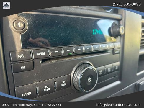 Used 2017 Chevrolet Express 2500 RWD image 19