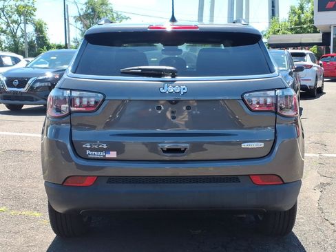Used 2022 Jeep Compass Latitude w/ Sun and Sound Group AWD/4WD image 4