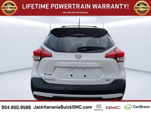 Used 2020 Nissan Kicks SR w/ SR Premium Package FWD image 4