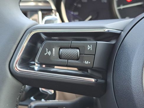 Certified 2025 Porsche Macan image 29