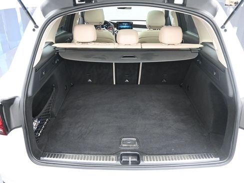 Used 2022 Mercedes-Benz GLC 300 w/ Premium Package Lite image 23