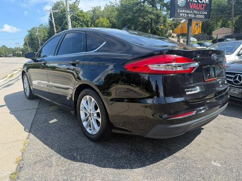 Used 2019 Ford Fusion SE FWD image 5