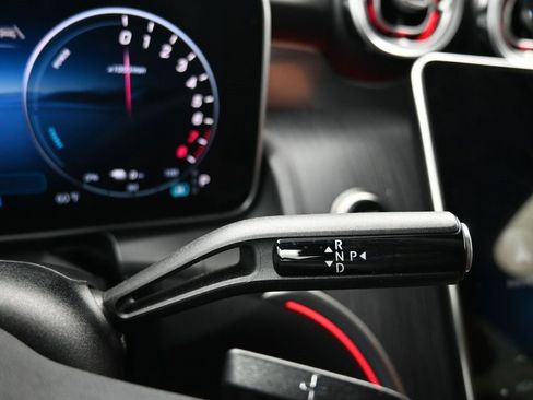 Used 2025 Mercedes-Benz GLC 350e 4MATIC image 19