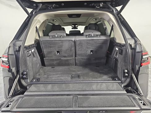 Used 2025 BMW X7 xDrive40i AWD/4WD image 12