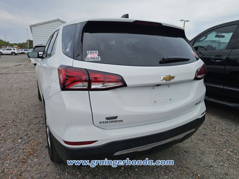 Used 2024 Chevrolet Equinox LT AWD/4WD image 8