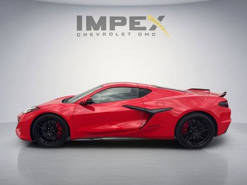 Used 2023 Chevrolet Corvette Z06 w/ Engine Appearance Package RWD image 2