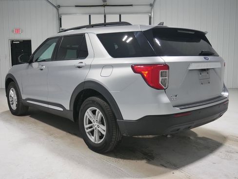 Certified 2023 Ford Explorer XLT image 7