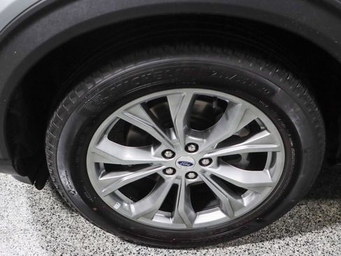 Used 2023 Ford Explorer Limited AWD/4WD image 11