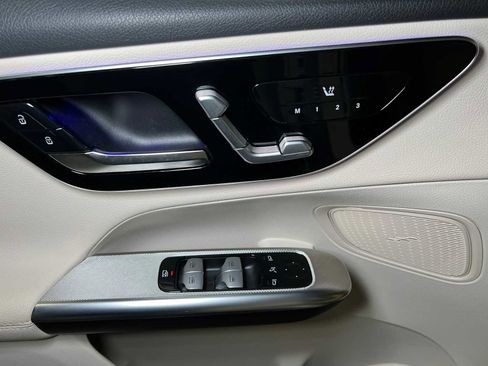 Certified 2025 Mercedes-Benz GLC 300 4MATIC image 22