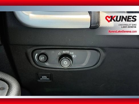 Used 2024 GMC Terrain SLE FWD image 27