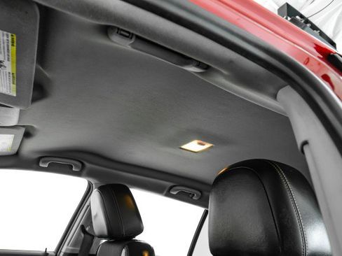 Used 2019 Chevrolet Trax LT w/ LT Convenience Package image 26