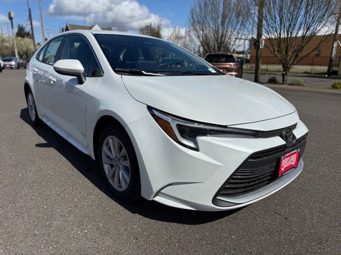 New 2026 Toyota Corolla XLE image 2