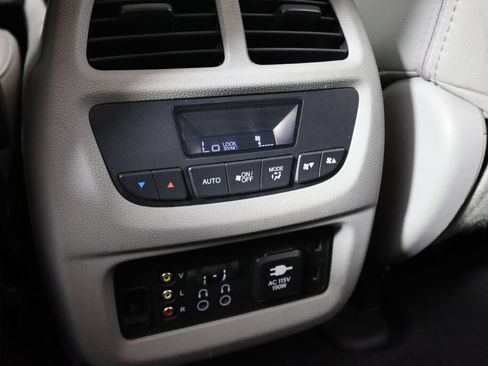 Used 2016 Honda Pilot Touring image 16