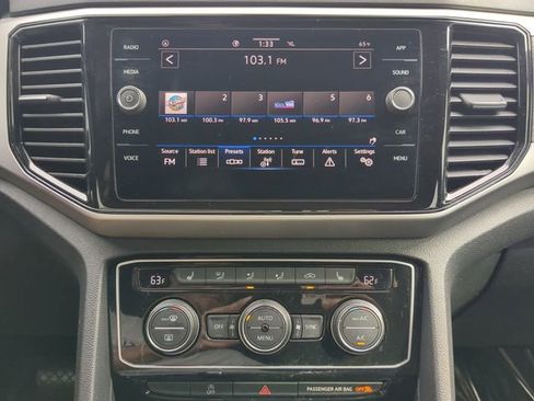 Certified 2022 Volkswagen Atlas Cross Sport SE w/ Panoramic Sunroof Package image 23