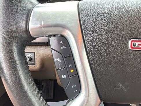 Used 2017 GMC Acadia Limited SLT FWD image 19