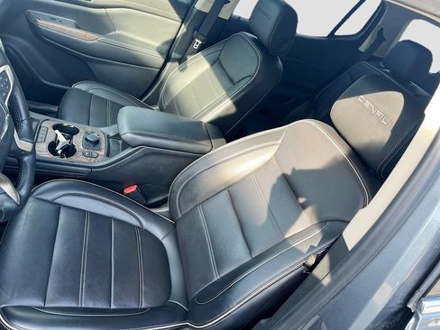 Used 2021 GMC Acadia Denali w/ Denali Technology Package FWD image 20
