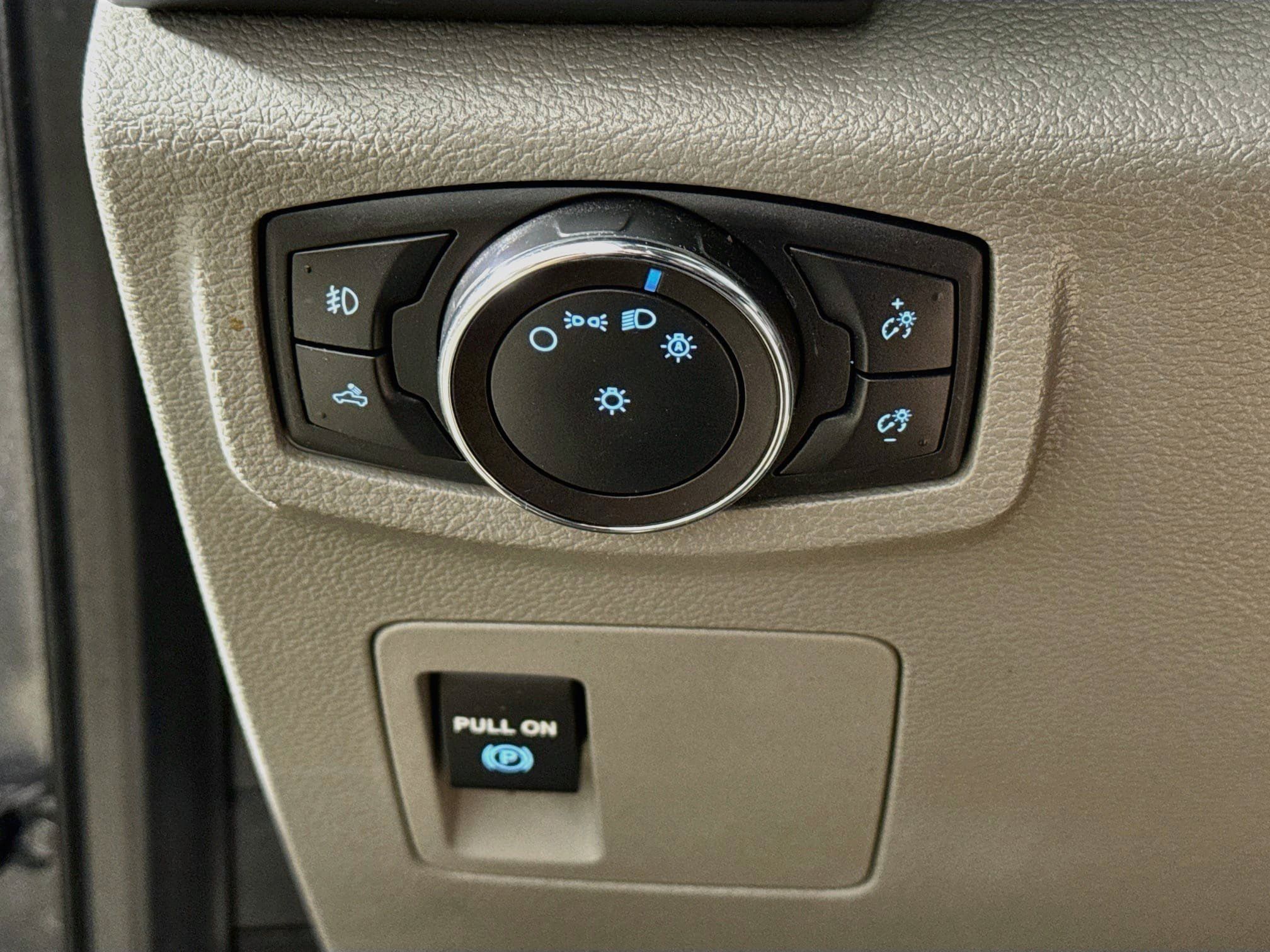 Used 2019 Ford F150 XL w/ Equipment Group 101A Mid AWD/4WD image 11
