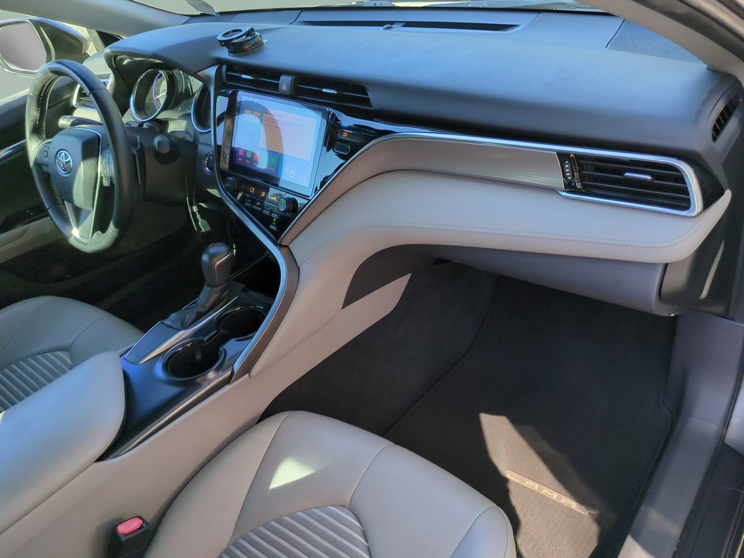 Used 2018 Toyota Camry SE w/ Convenience Package FWD image 20