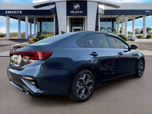 Used 2020 Kia Forte LXS FWD image 2