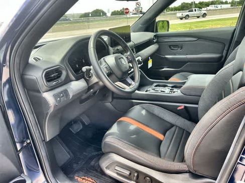 Certified 2026 Honda Passport TrailSport image 3