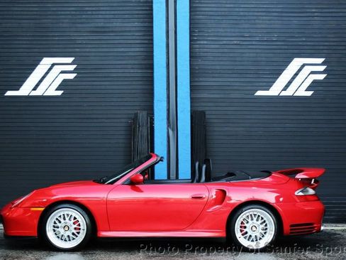 Used 2004 Porsche 911 Turbo image 2