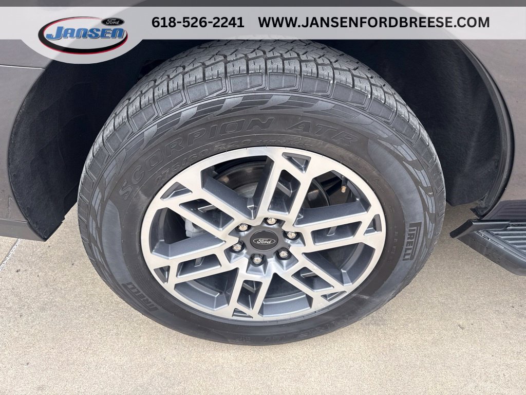 Used 2025 Ford Expedition Active AWD/4WD image 8