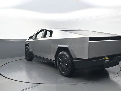 Used 2024 Tesla Cybertruck AWD Crew Cab image 10