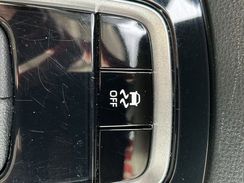 Certified 2023 Toyota Corolla LE image 30