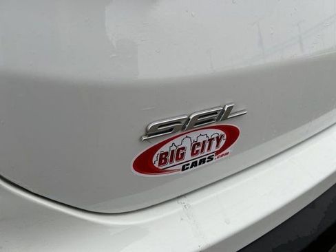 Used 2023 Ford Edge SEL image 46